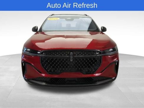 Used 2025 Lincoln Nautilus Reserve w/ Jet Appearance Package image 10