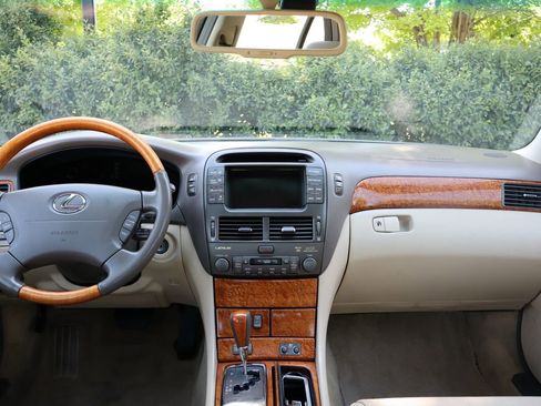 Used 2004 Lexus LS 430 image 16