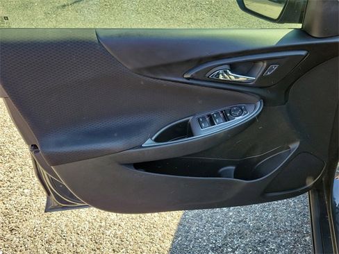 Used 2018 Chevrolet Malibu LS image 7