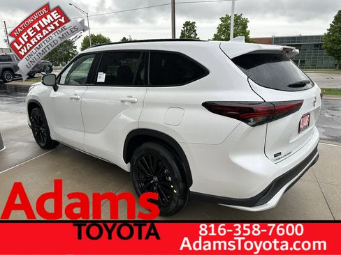 New 2026 Toyota Highlander XSE AWD/4WD image 3