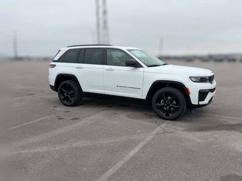 New 2026 Jeep Grand Cherokee Limited w/ Limited Altitude Package image 15