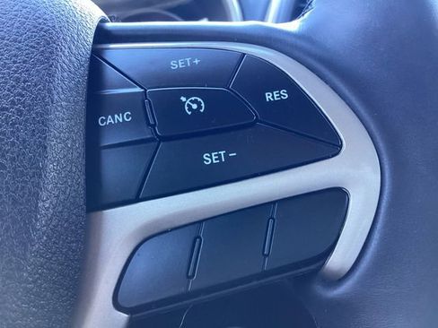 Used 2018 Jeep Cherokee Limited w/ High Altitude Package image 19