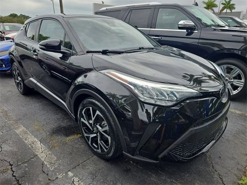 Used 2021 Toyota C-HR XLE image 2