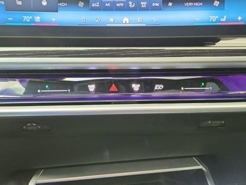 Used 2025 BMW 740i image 55