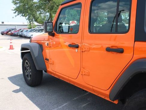 Used 2025 Jeep Wrangler Unlimited Sport AWD/4WD image 42