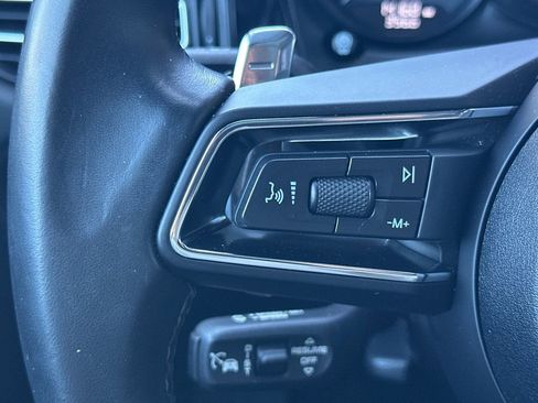 Used 2024 Porsche Macan image 30