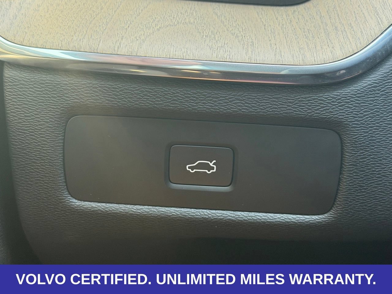 Certified 2026 Volvo XC60 B5 Plus AWD/4WD image 19