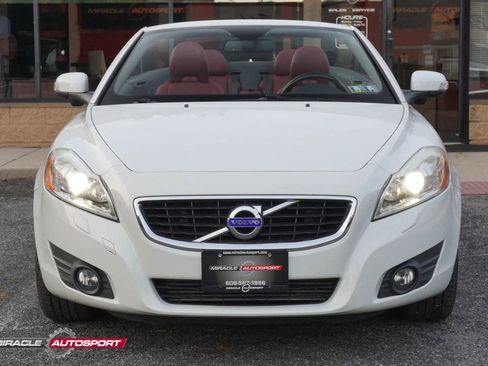Used 2012 Volvo C70 T5 w/ Dynamic Trim Pkg image 2