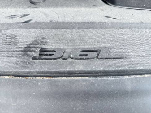 Used 2024 Chrysler Pacifica Touring-L FWD image 26