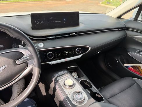 Used 2023 Genesis GV70 2.5T w/ Advanced Package AWD/4WD image 10