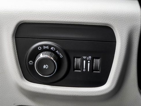 Used 2022 Jeep Grand Cherokee Summit image 40