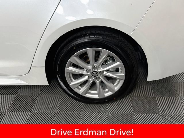Certified 2026 Toyota Corolla LE w/ LE Premium Package FWD image 4