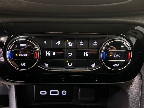 Used 2023 Buick Encore GX Select w/ Sport Touring Package image 19