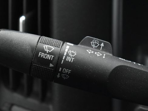 Used 2018 Chevrolet Silverado 1500 LT w/ All Star Edition image 21