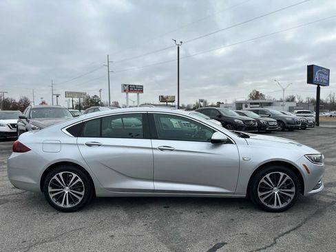 Used 2018 Buick Regal Essence image 5