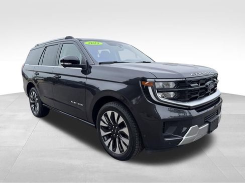 Used 2025 Ford Expedition Platinum w/ Platinum Ultimate Package AWD/4WD image 5