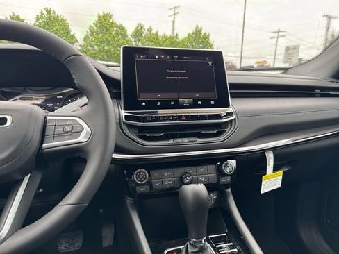 New 2026 Jeep Compass Latitude AWD/4WD image 14