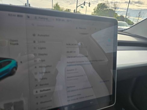 Used 2020 Tesla Model 3 Standard Range image 30