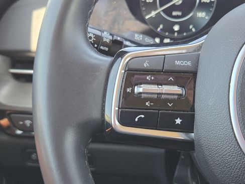 Used 2024 Kia Carnival SX FWD image 20