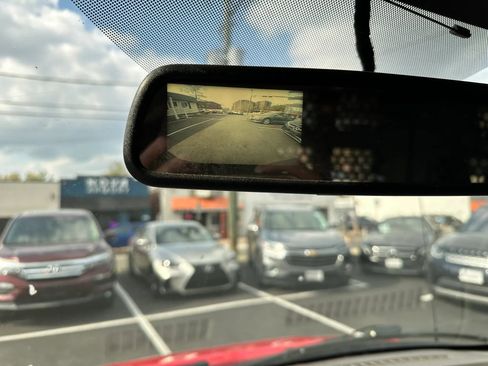 Used 2017 Chevrolet Express 2500 image 22