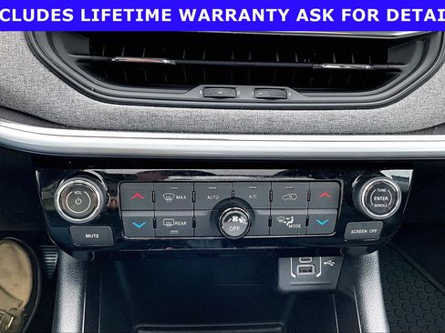 Used 2022 Jeep Compass Latitude w/ Sun and Sound Group FWD image 27