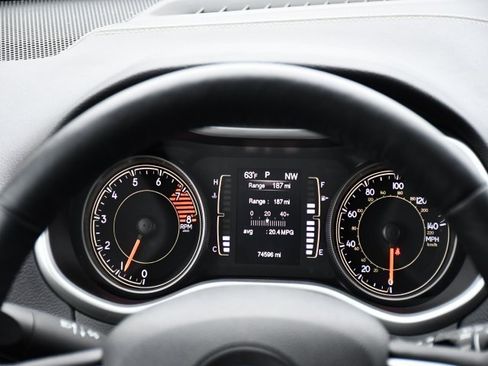 Used 2018 Jeep Cherokee Latitude Plus w/ Comfort/Convenience Group image 24