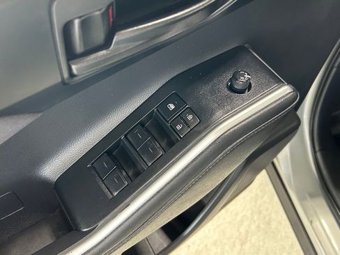 Used 2023 Toyota Highlander L image 49