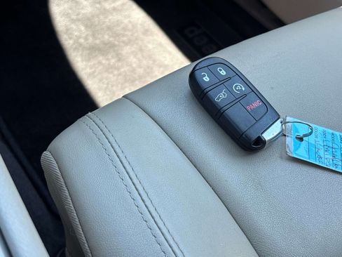 Certified 2017 Jeep Grand Cherokee Limited AWD/4WD image 31