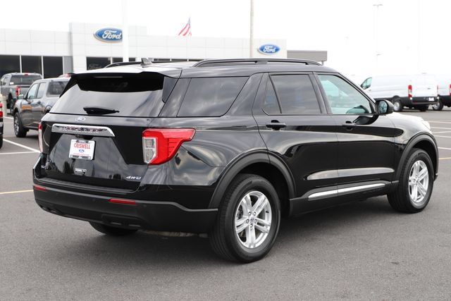 Used 2023 Ford Explorer XLT AWD/4WD image 4