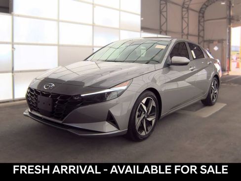 Used 2023 Hyundai Elantra SEL w/ Convenience Package FWD image 5
