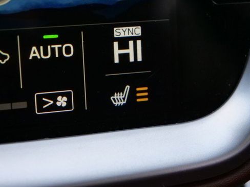 Used 2020 Subaru Outback Touring XT image 11