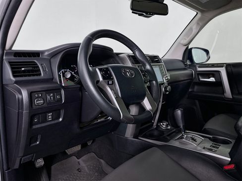 Used 2021 Toyota 4Runner SR5 Premium image 9