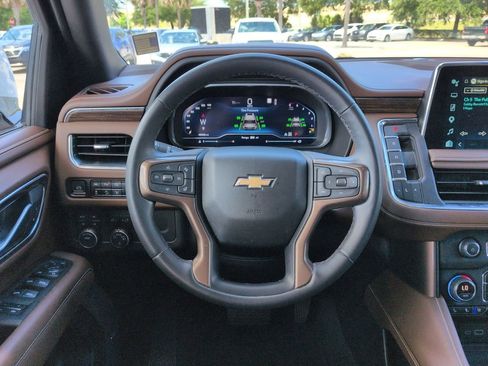 Used 2023 Chevrolet Tahoe High Country AWD/4WD image 11
