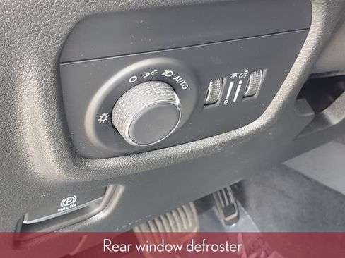Used 2023 Jeep Grand Cherokee Altitude AWD/4WD image 12