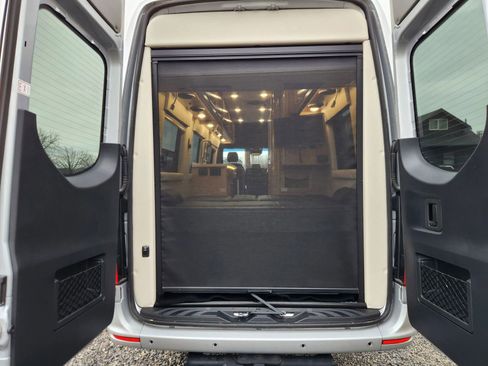 Used 2021 Mercedes-Benz Sprinter 3500 image 25