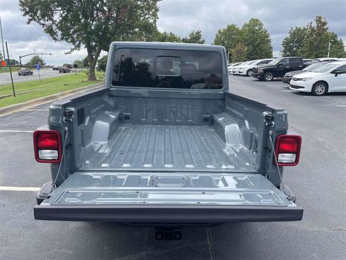 New 2025 Jeep Gladiator Sport image 29