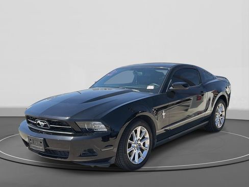 Used 2010 Ford Mustang Coupe RWD image 2
