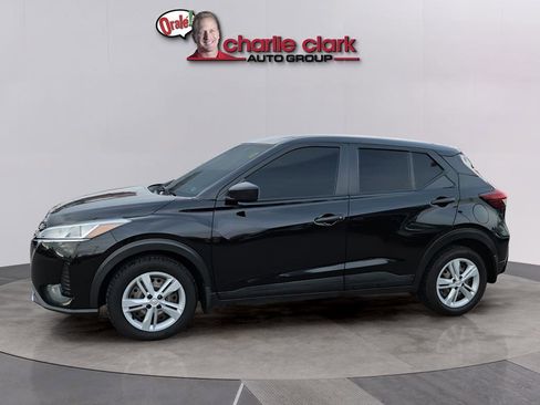 Used 2024 Nissan Kicks S image 2