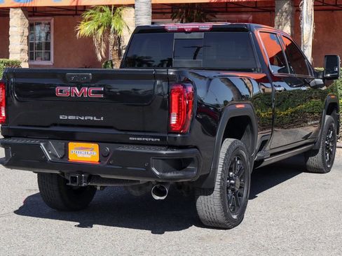 Used 2023 GMC Sierra 3500 Denali w/ Denali Black Diamond Edition image 11