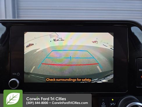 Used 2024 Toyota Highlander LE image 32