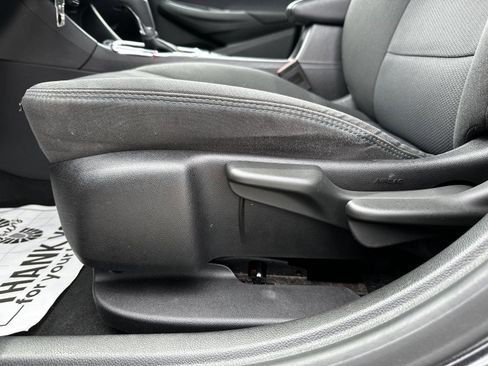 Used 2017 Chevrolet Cruze LT FWD image 8