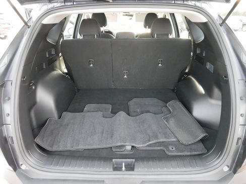 Used 2022 Hyundai Tucson SE image 18