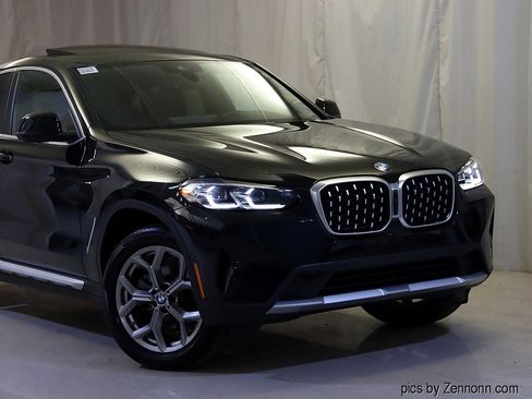 Certified 2025 BMW X4 xDrive30i image 2