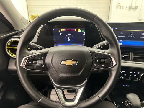 Used 2024 Chevrolet Trax LT w/ Driver Confidence Package FWD image 23