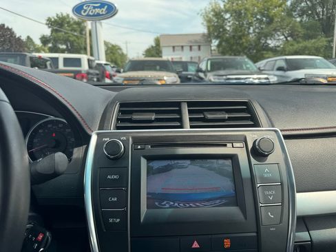 Used 2017 Toyota Camry SE FWD image 24