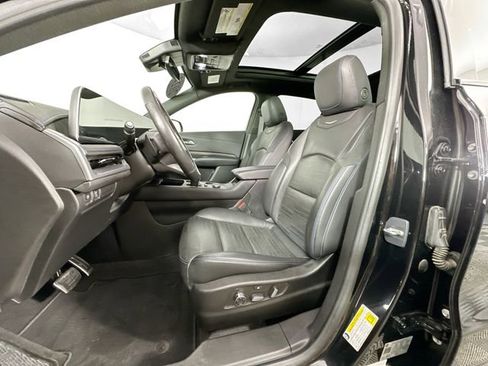 Used 2024 Cadillac XT4 Sport image 4