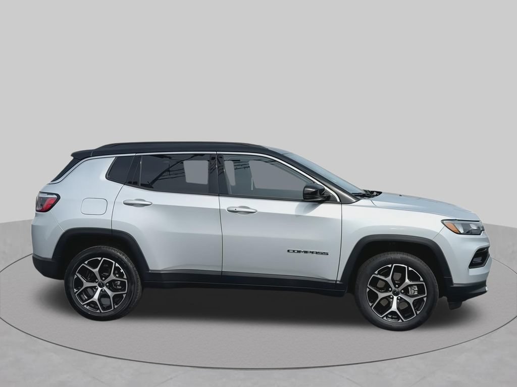 Used 2026 Jeep Compass Limited AWD/4WD image 12