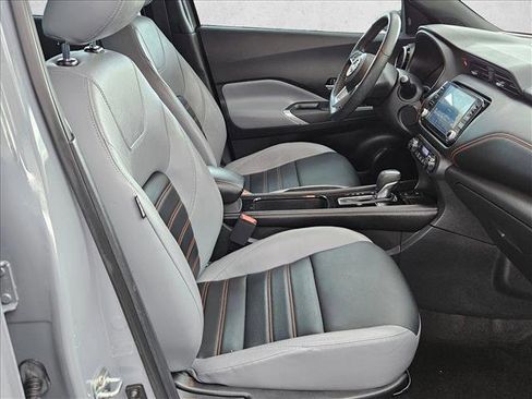 Used 2022 Nissan Kicks SR w/ Premium Package FWD image 16