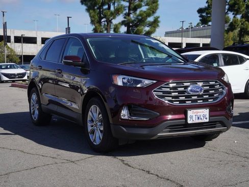 Used 2024 Ford Edge Titanium image 2