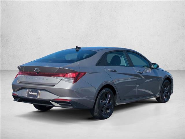 Used 2022 Hyundai Elantra SEL FWD image 5